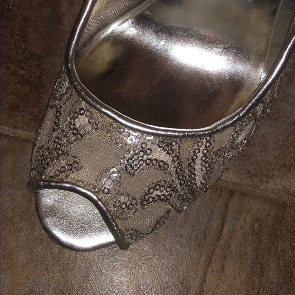 Nine West Silver Heels - Picture 3 of 6